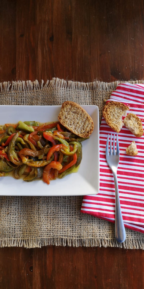 Le ricette della Settimana: Zuppa Drenante, Peperoni conditi e per i più golosi... Millefoglie alle Fragole!